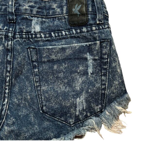 One Teaspoon Distressed Fryed Hem Button Fly Summer Women Shorts 26 - Picture 3 of 6